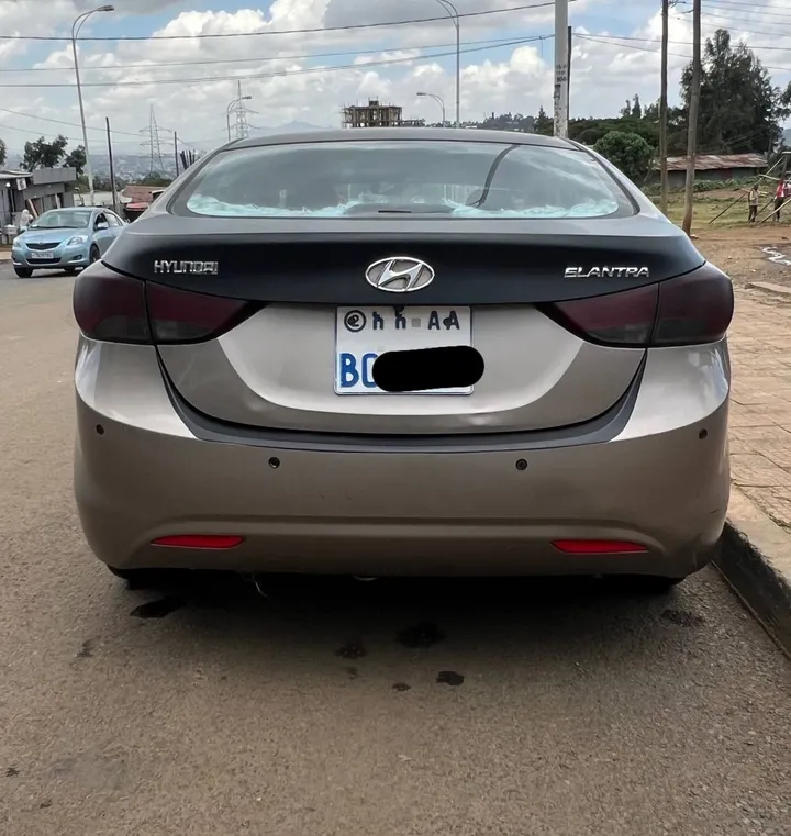 Hyundai Elantra 2012 Automatic – photo 6
