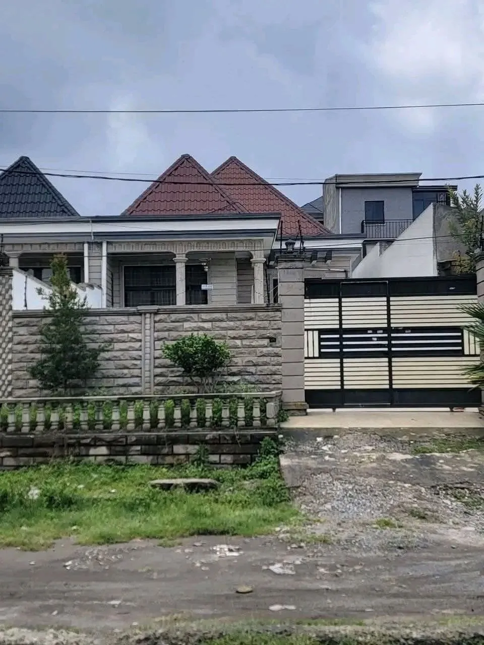 Villa House for Sale in Summit – photo 3