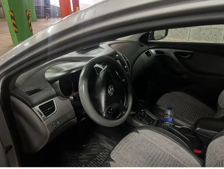 Hyundai Elantra 2015 Automatic – photo 4