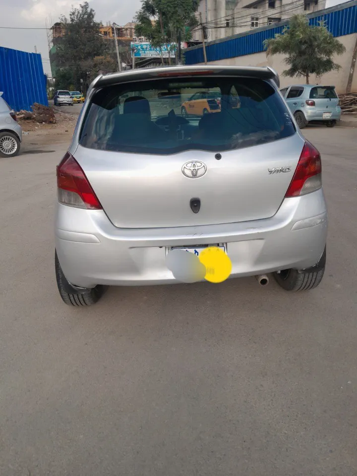 Toyota Yaris Compact 2010 Automatic – photo 8