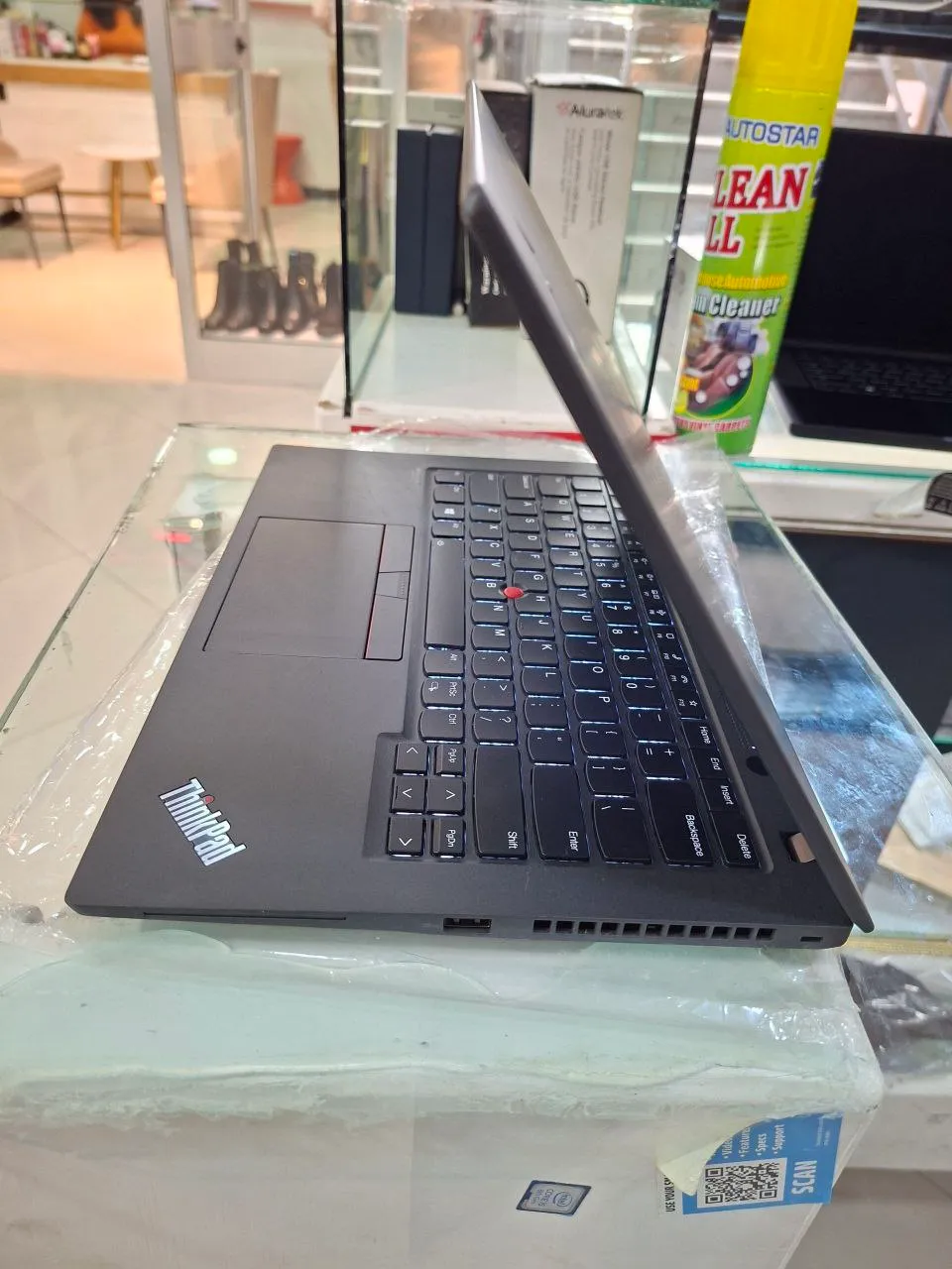 Lenovo ThinkPad T14s i7 Laptop – photo 3