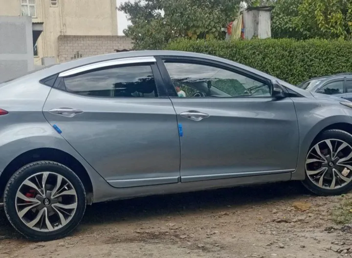 Hyundai Avante 2012 Automatic – photo 4