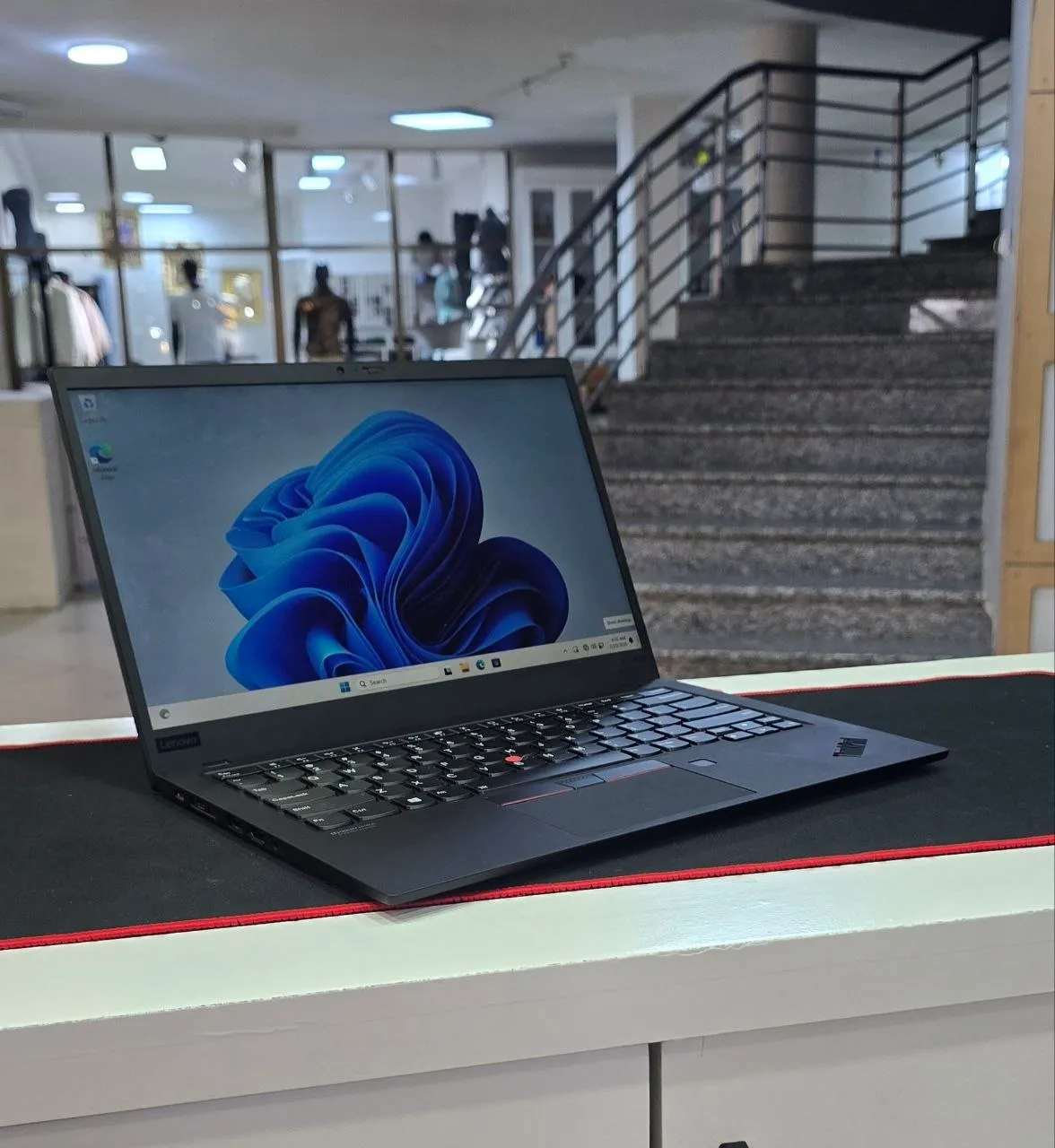 New Lenovo X1 Carbon i7 Laptop – photo 4
