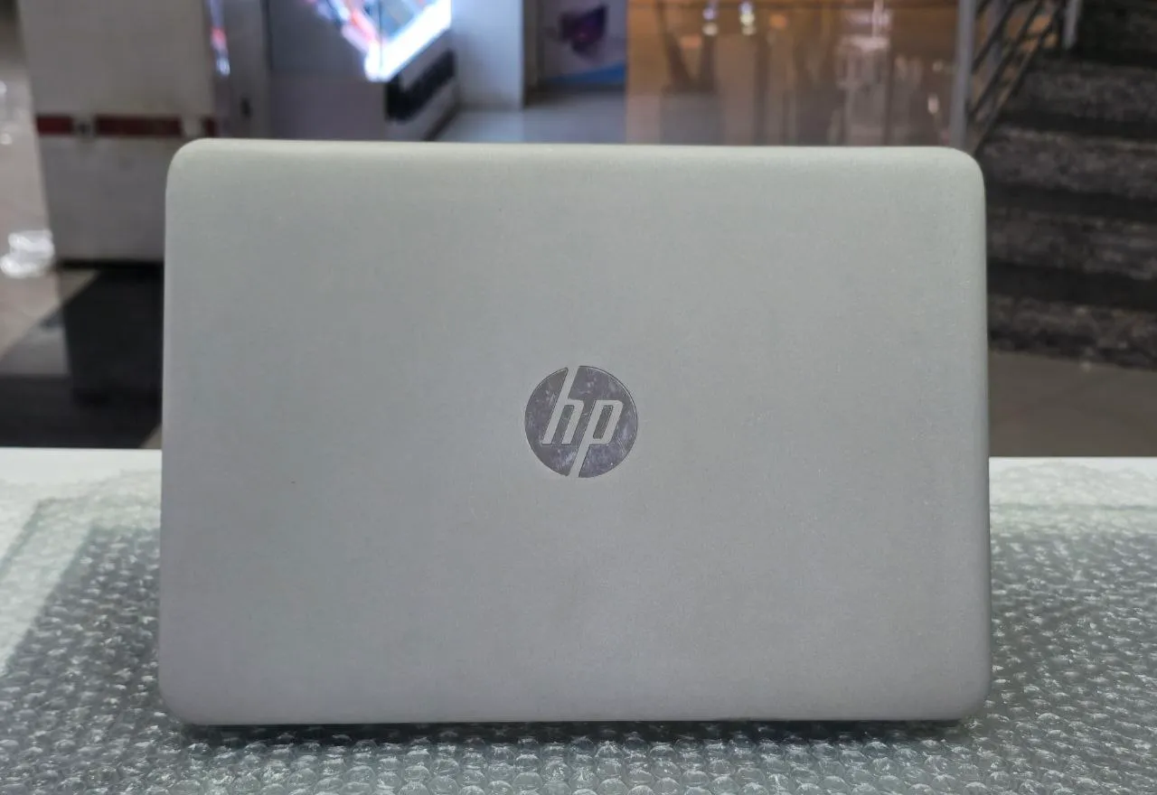 HP EliteBook 820 G3 Laptop – photo 4