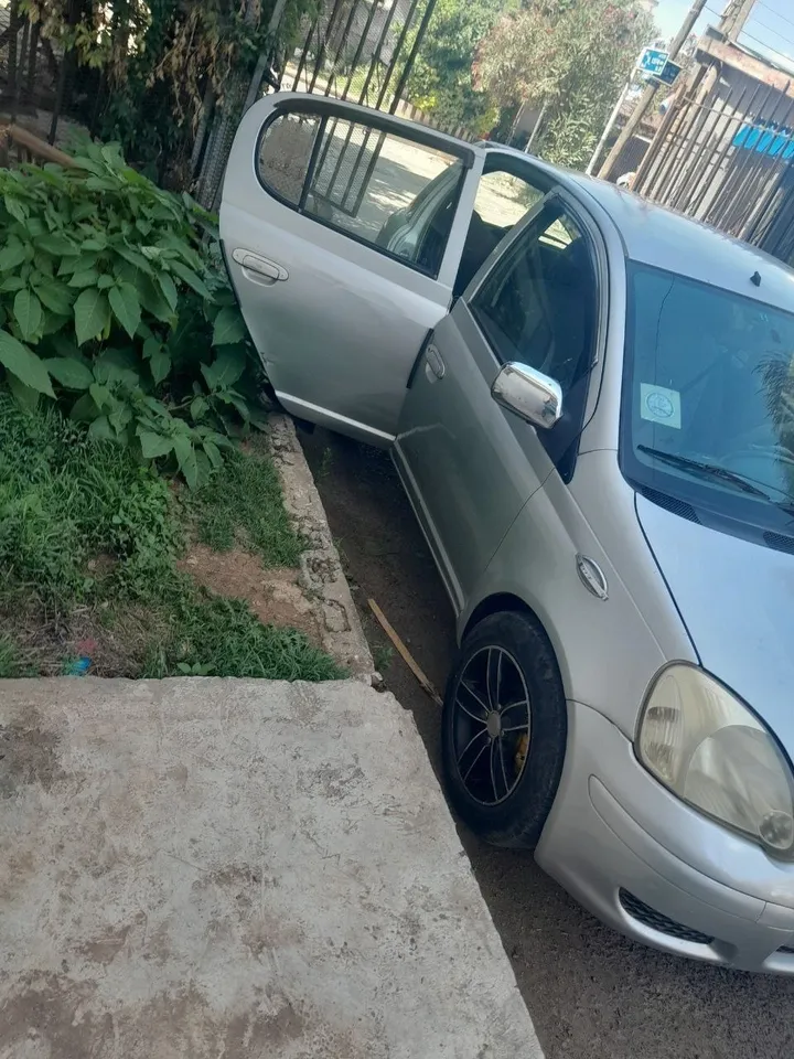 Toyota Vitz 2002 Automatic – photo 4