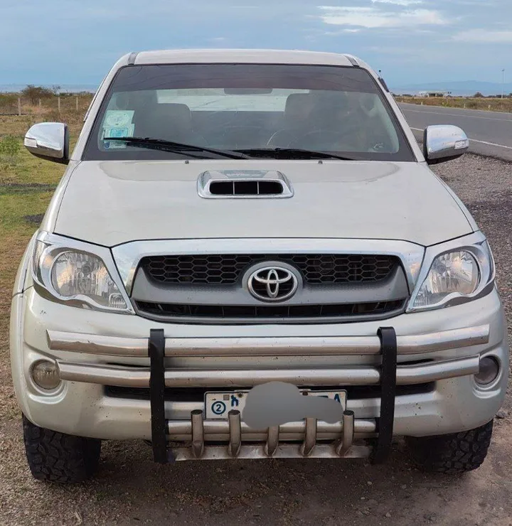 Toyota Hilux 2010 King Cab 4WD – photo 4