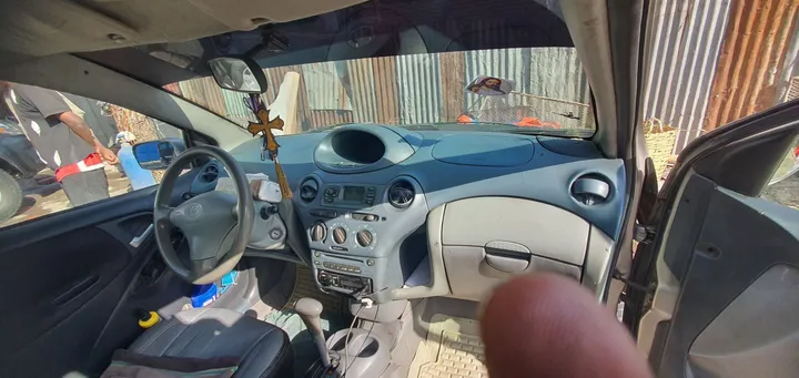Toyota Vitz 2001 Automatic 1000cc – photo 3