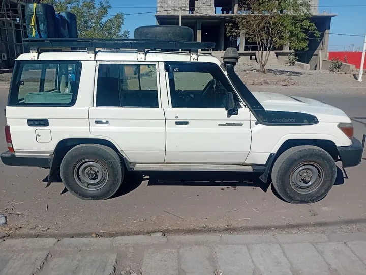 Toyota Land Cruiser 2018 Automatic – photo 4