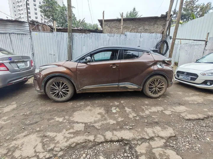 Toyota CHR 2017 Automatic – photo 5