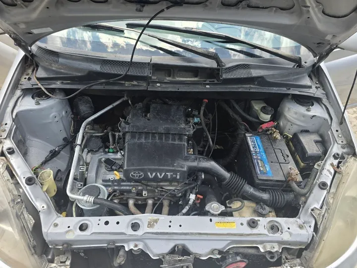 Toyota Vitz 2001 Automatic 1.0L – photo 3