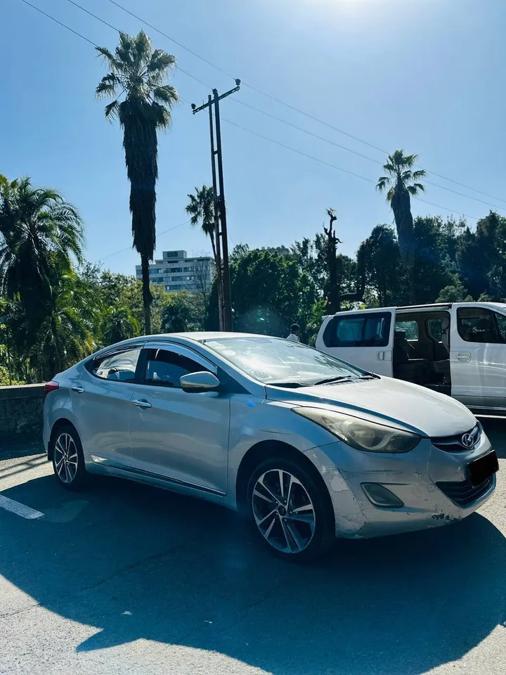Hyundai Elantra 2014 Automatic – photo 3
