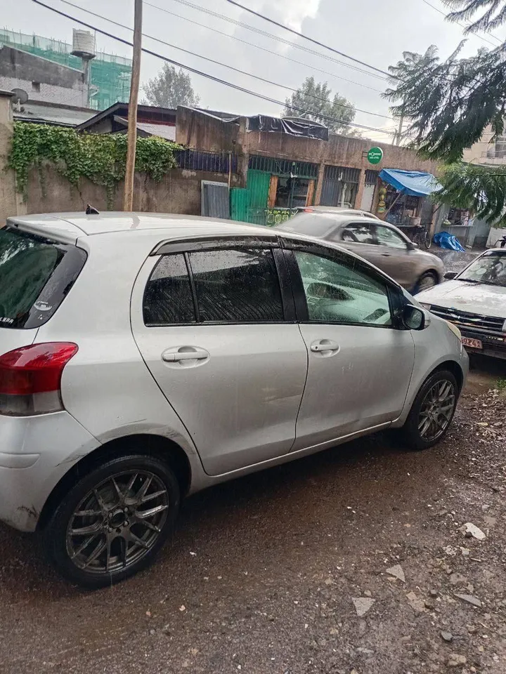 Toyota Yaris Compact 2008 – photo 3