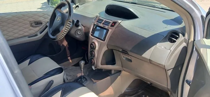 Toyota Yaris Compact 2008 – photo 4