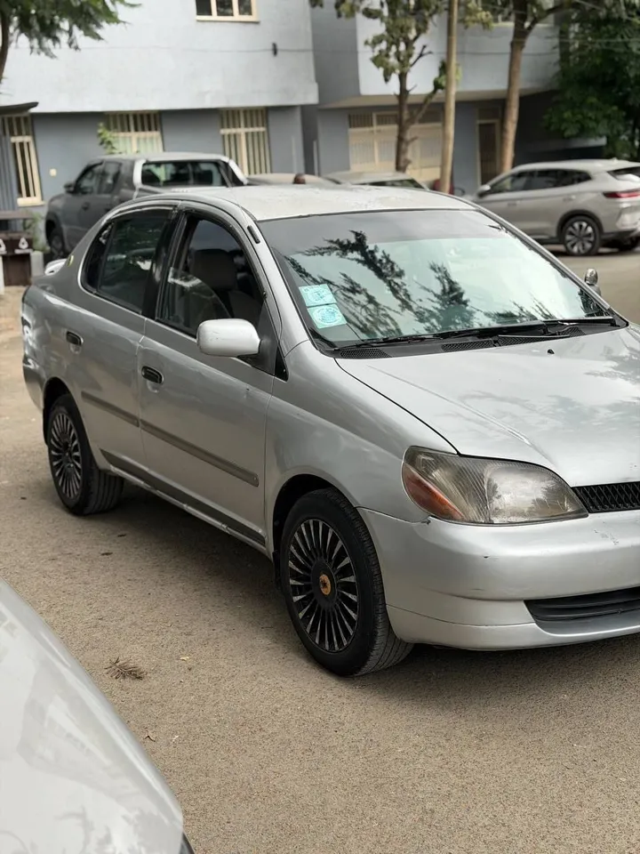 Toyota Platz Sedan – photo 9