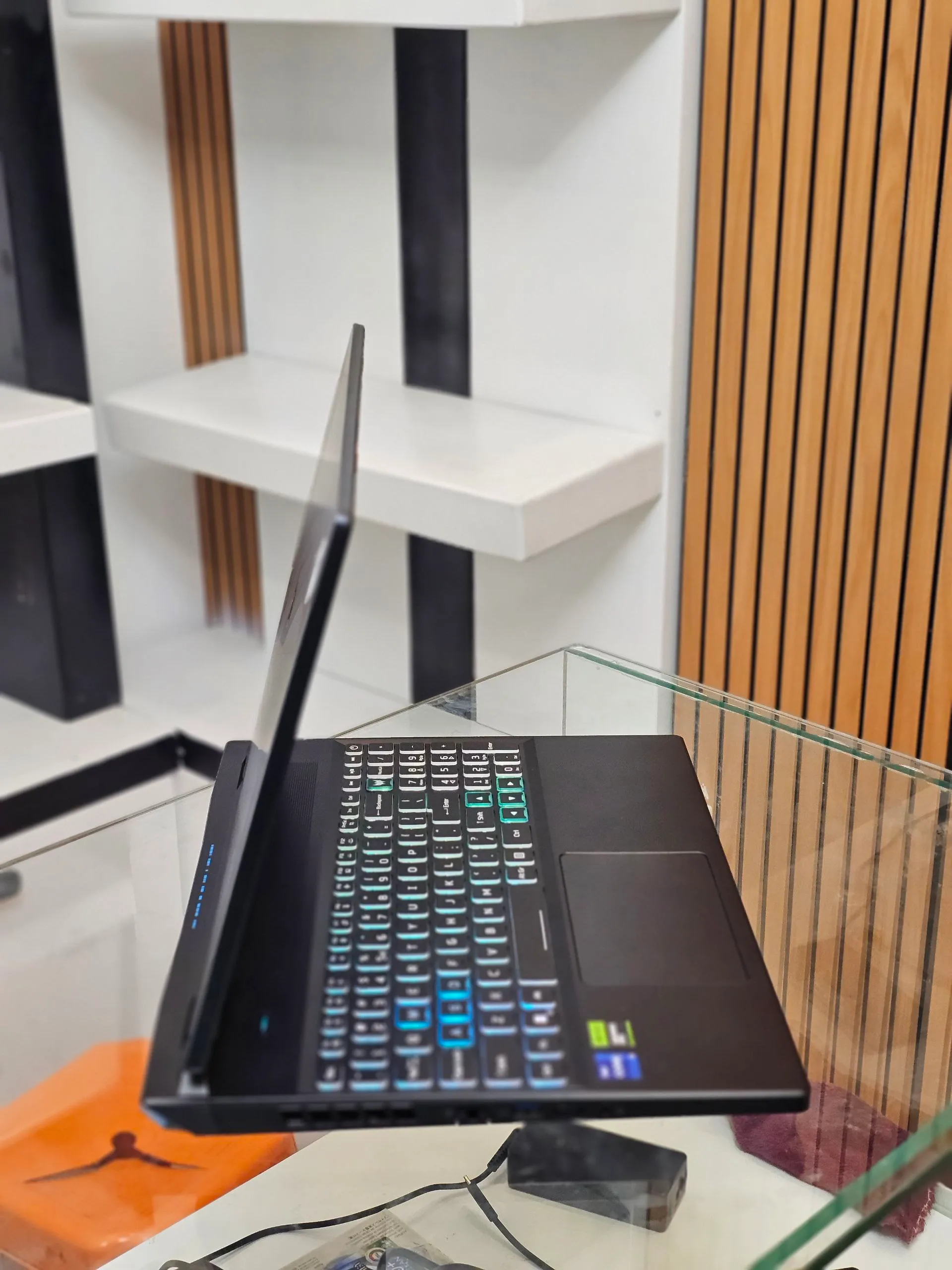 Acer Predator Helios 300 Gaming Laptop – photo 6