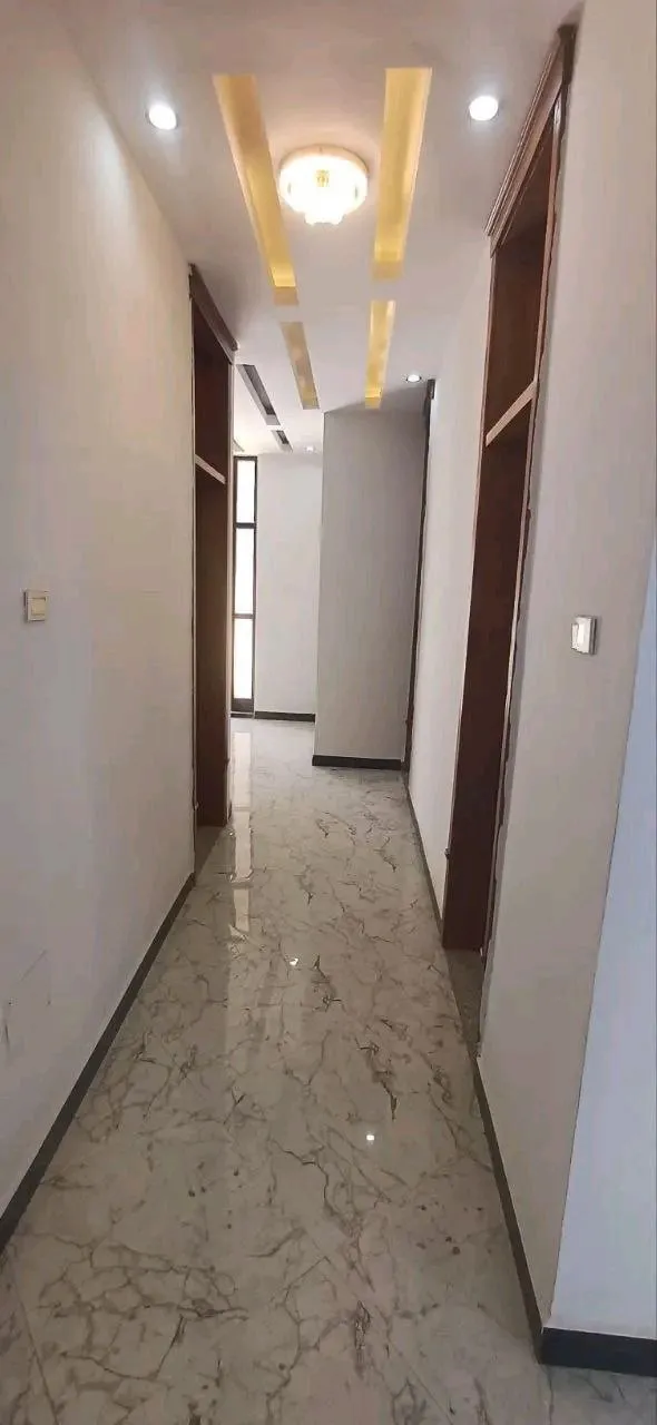 Modern G+2 House in Summit – photo 3