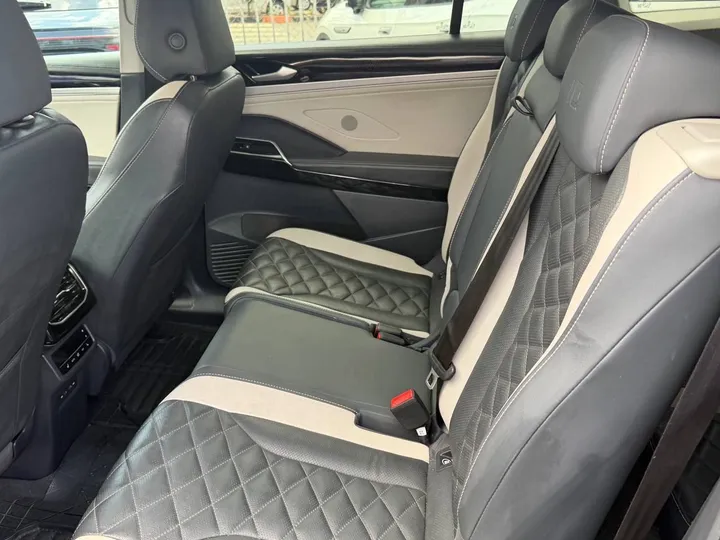 Volkswagen ID.6 Crozz Pro 2022 – photo 3