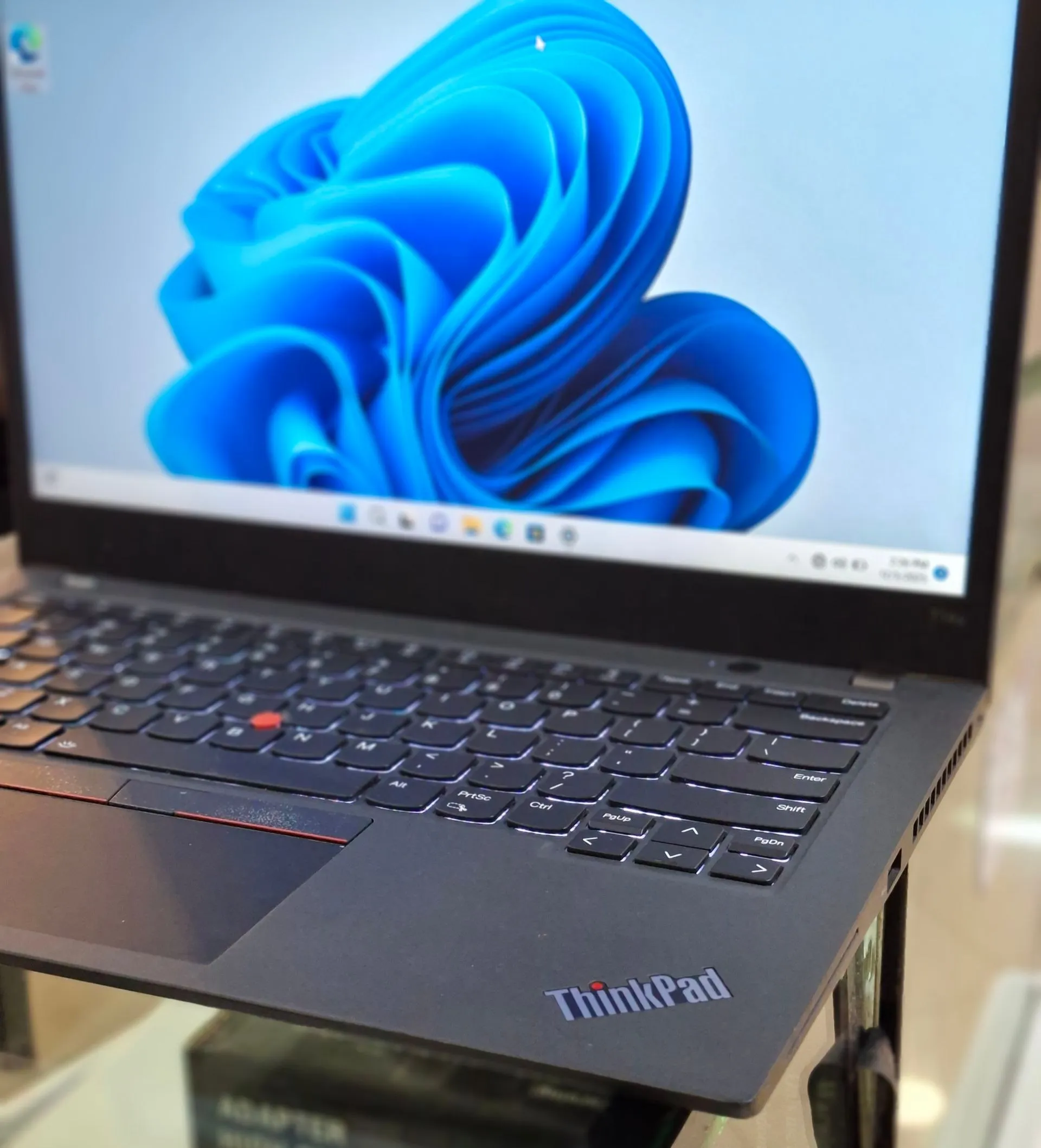 Lenovo ThinkPad T14s i7 Laptop – photo 4