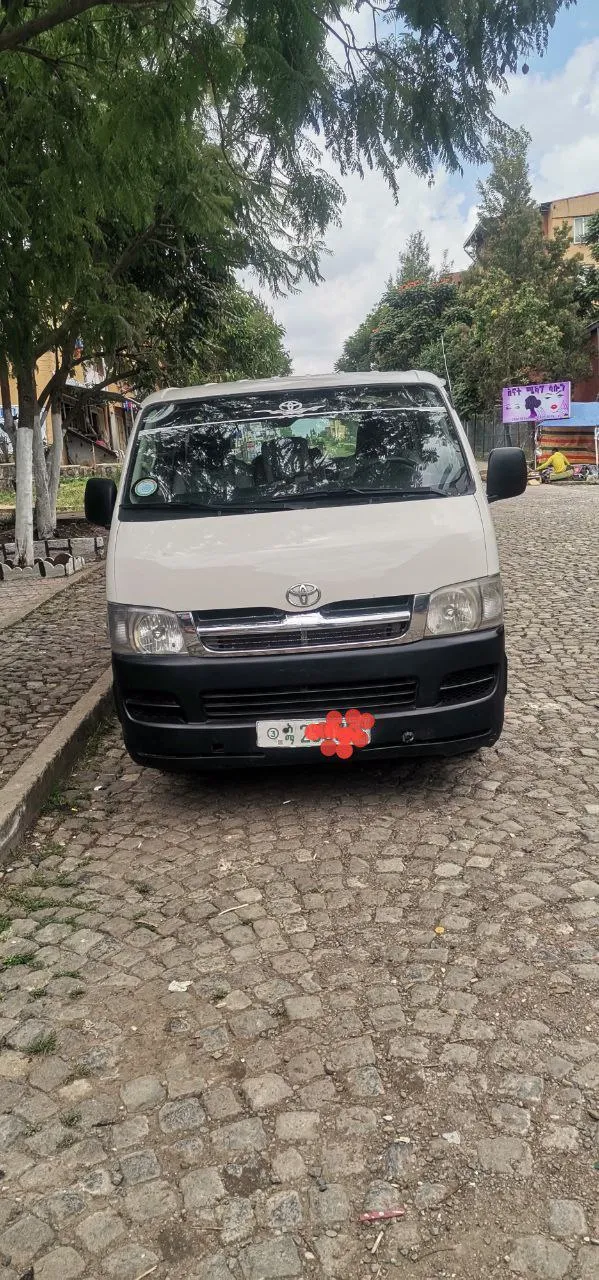 Toyota Hiace Van 2009 Model – photo 4