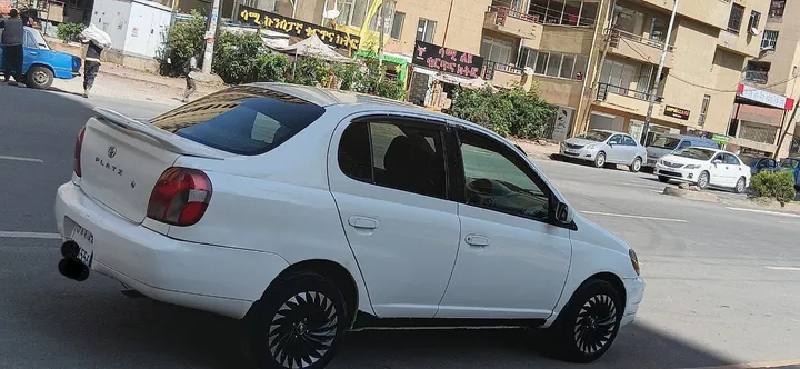 Toyota Platz 2001 Automatic – photo 3