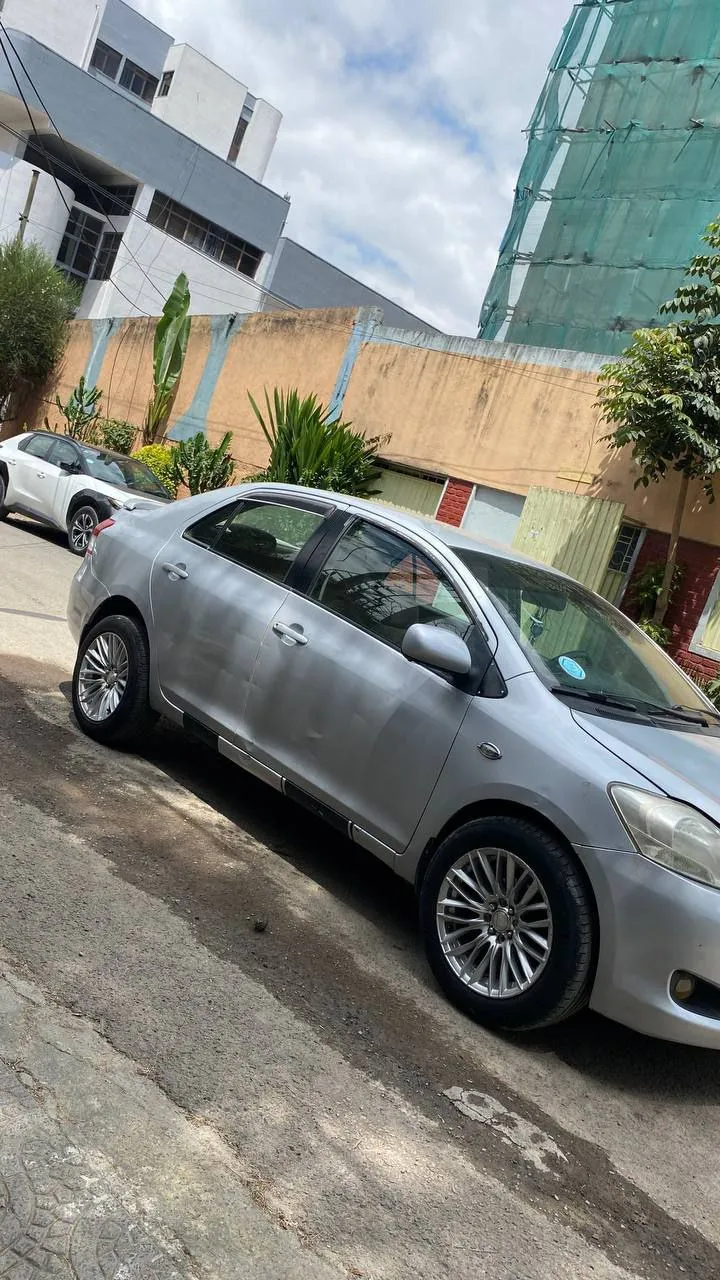 Toyota Yaris Belta 2007 Automatic – photo 4