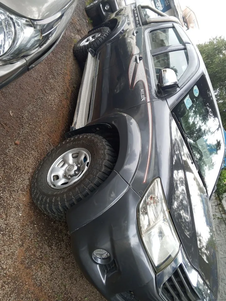 Toyota Hilux Double Cab 2012 Manual – photo 5