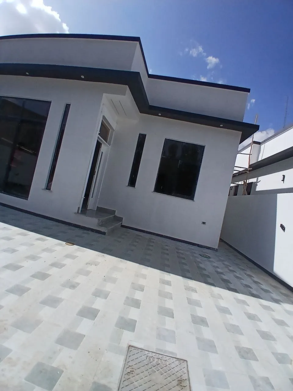 5-Bedroom Villa for Sale in Semit – photo 4