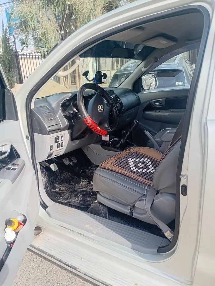 Toyota Hilux D4D Manual Double Cab – photo 4