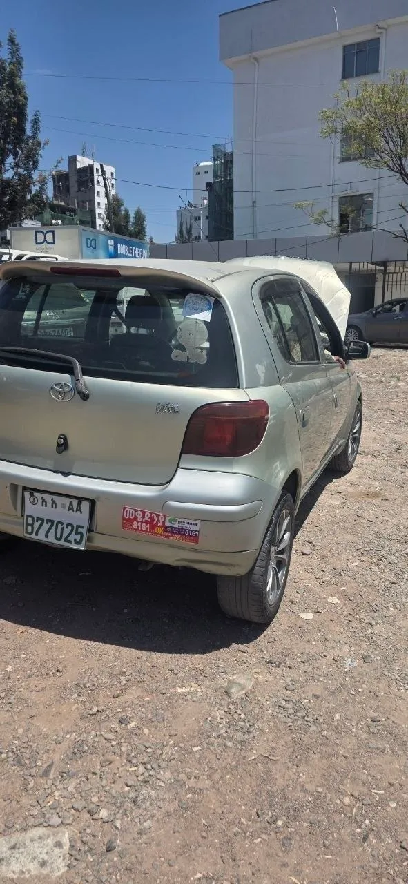Toyota Vitz 2002 Automatic 1.0L – photo 3