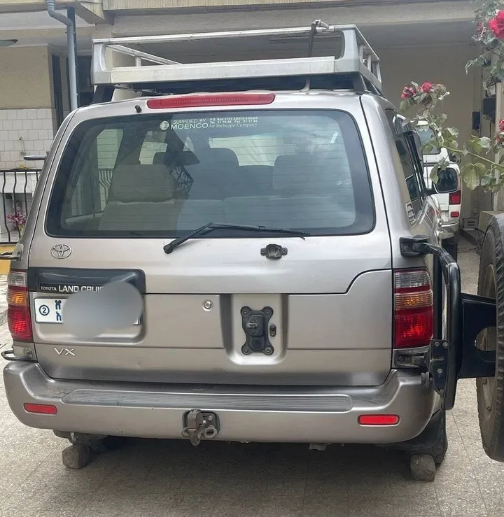 Toyota Land Cruiser 105 2006 – photo 3