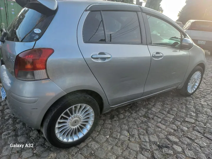 Toyota Yaris Compact 2010 – photo 5