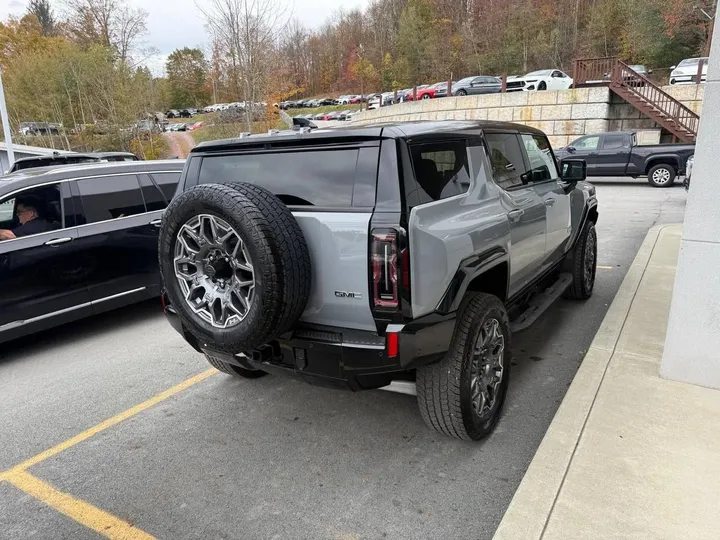 GMC Hummer EV SUV – photo 4