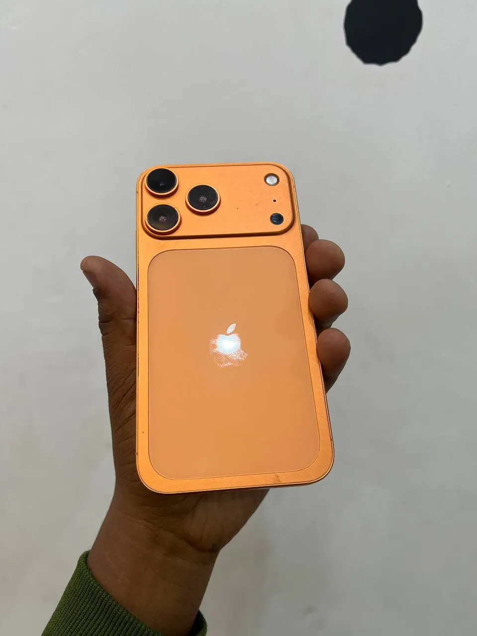 iPhone XR 64GB with 17 Pro Max Body – photo 3