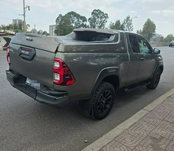 Toyota Hilux Invincible 2.4L Diesel – photo 4