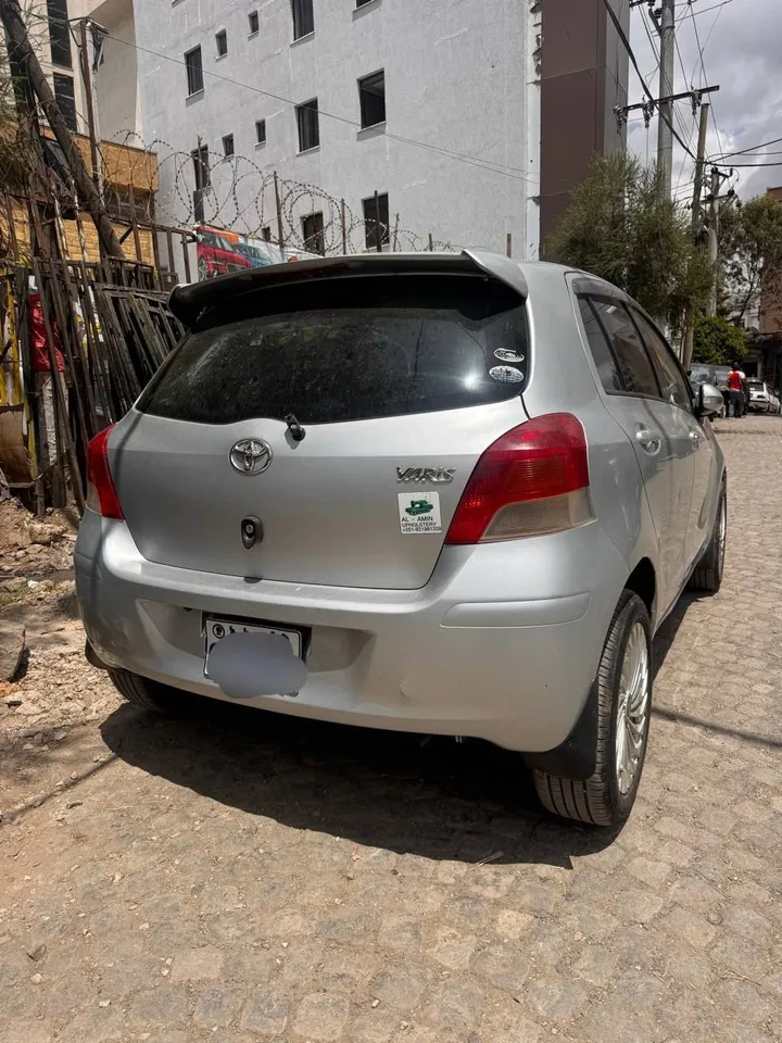Toyota Yaris Compact 2008 – photo 4