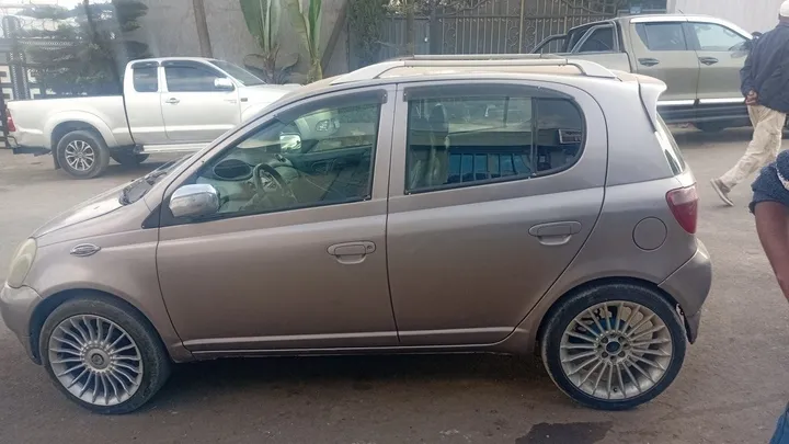 Toyota Hatchback 2000 Automatic – photo 4