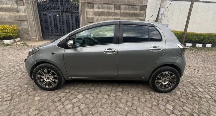 Toyota Compact 2006 Automatic – photo 4
