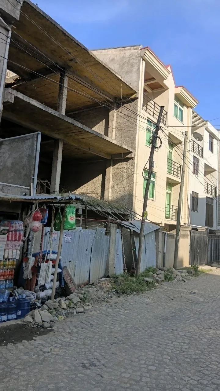 72 sqm Three Slab Building for Sale – photo 3