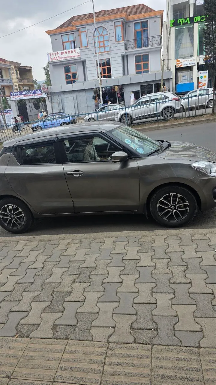 Suzuki Swift 2022 Automatic – photo 4
