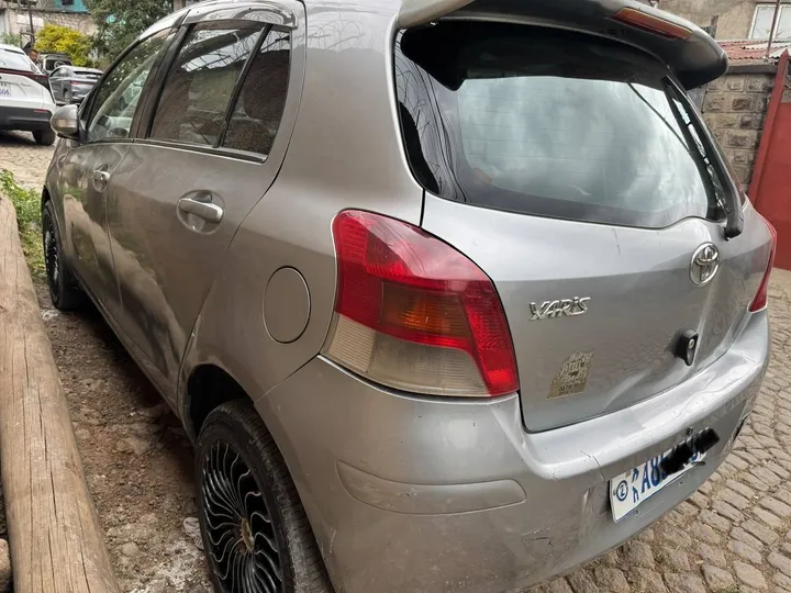 Toyota Yaris Compact 2008 – photo 5