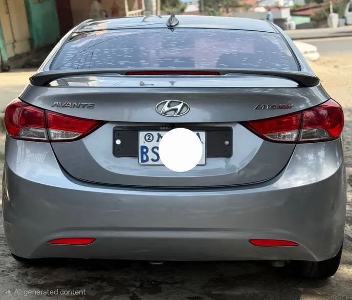Hyundai Avante 2013 Automatic 1.6L – photo 4