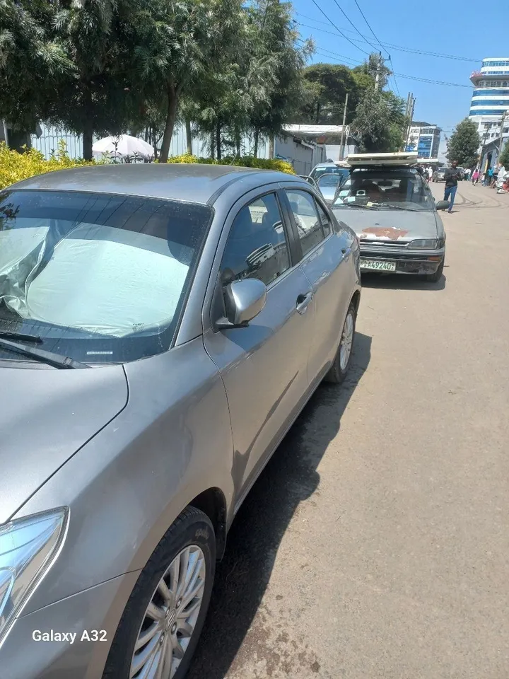 2022 Suzuki Sedan – photo 3
