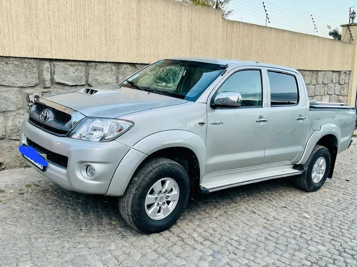 2010 Toyota Hilux Pickup – photo 4