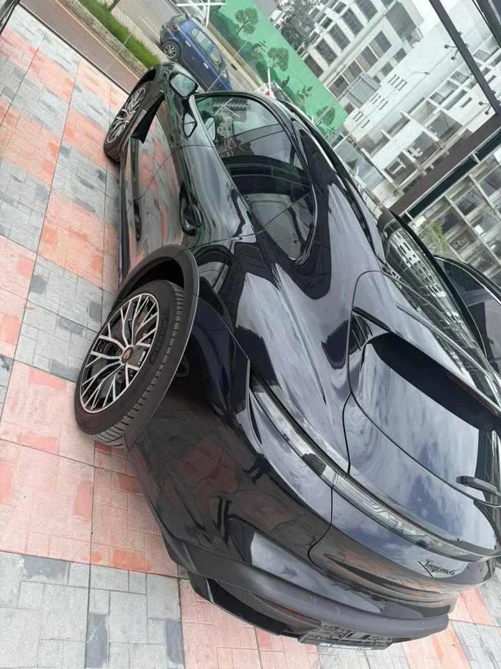 Porsche Taycan 4 Cross Turismo – photo 3