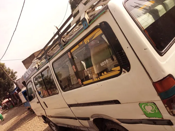 White Minibus Van for Sale – photo 5