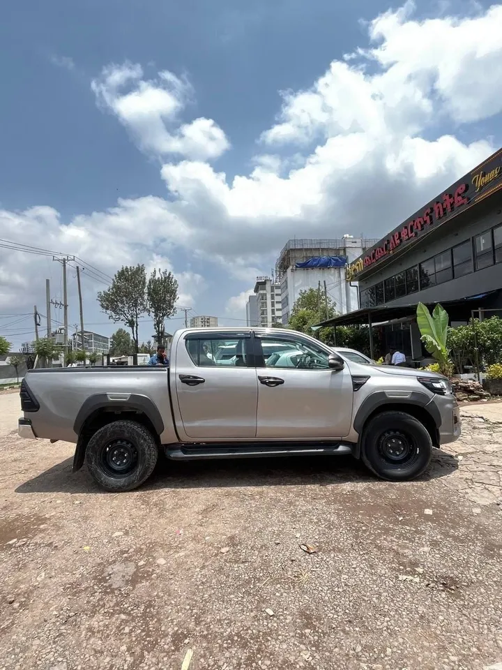 Toyota Revo Double Cab 2019 Diesel – photo 4