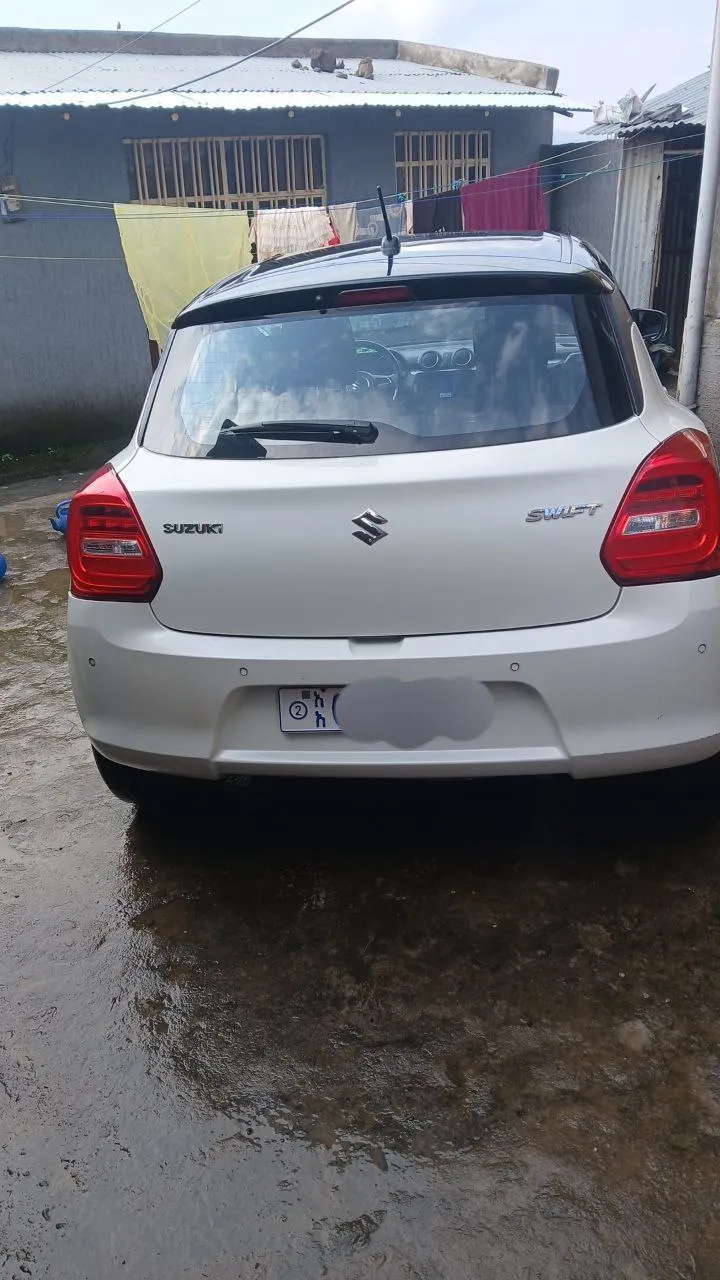 Suzuki Swift 2022 Automatic – photo 3
