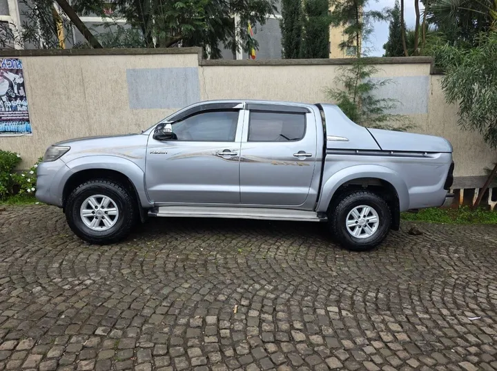 Toyota Hilux Double Cab 2015 Manual – photo 6