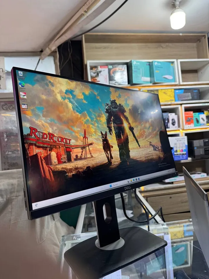 Dell 24 inch 2K Monitor – photo 3