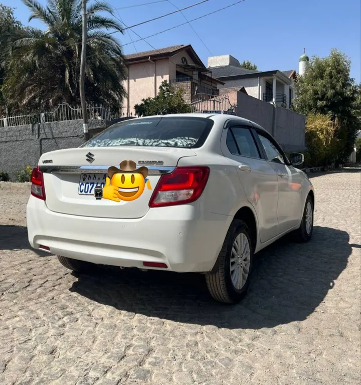 Suzuki Dzire 2021 Automatic – photo 4